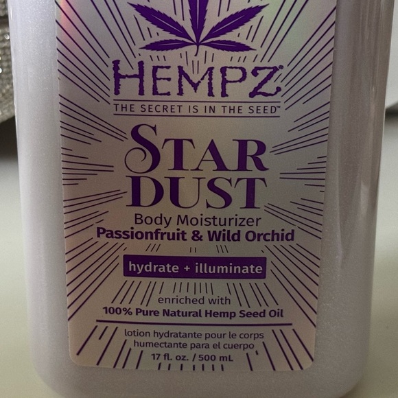 Star Dust Body Moisturizer Passionfruit & Wild Orchid Hydrate + Illuminate - Picture 4 of 4